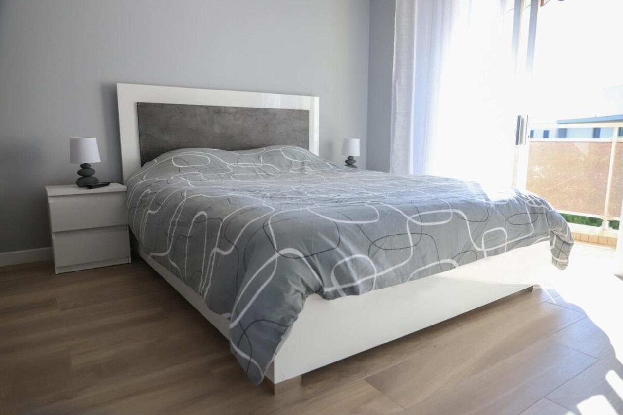 Chic Appart Du Port Fréjus 외부 사진
