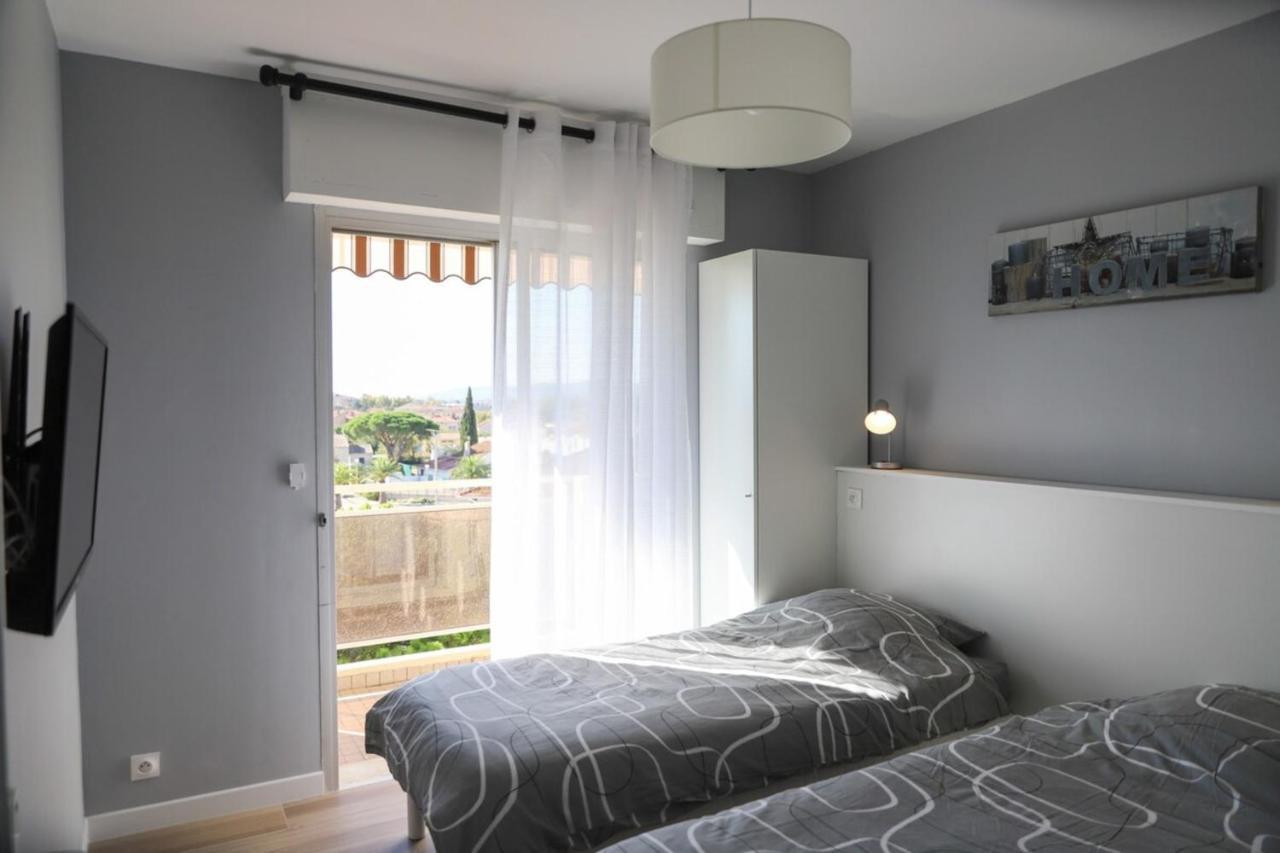 Chic Appart Du Port Fréjus 외부 사진